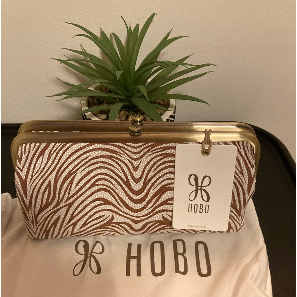 BRAND NEW HOBO LAUREN Clutch in Ginger Zebra
